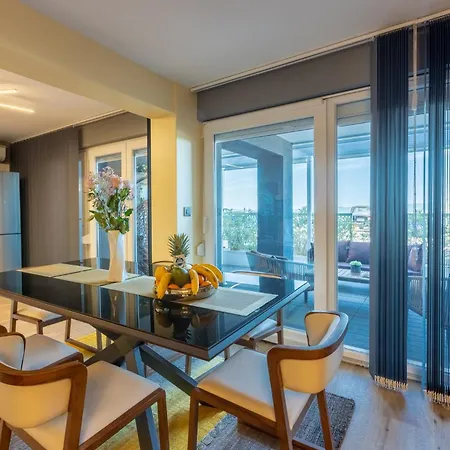 Panoramica With Whirlpool Lägenhet Crikvenica