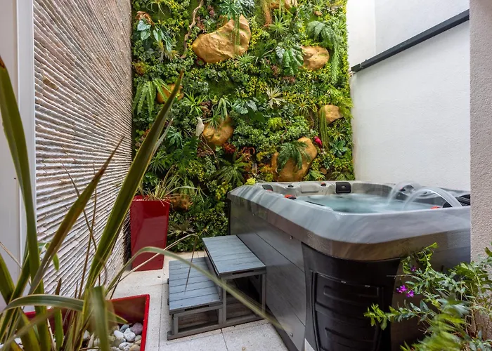 Panoramica With Whirlpool 茨里克韦尼察